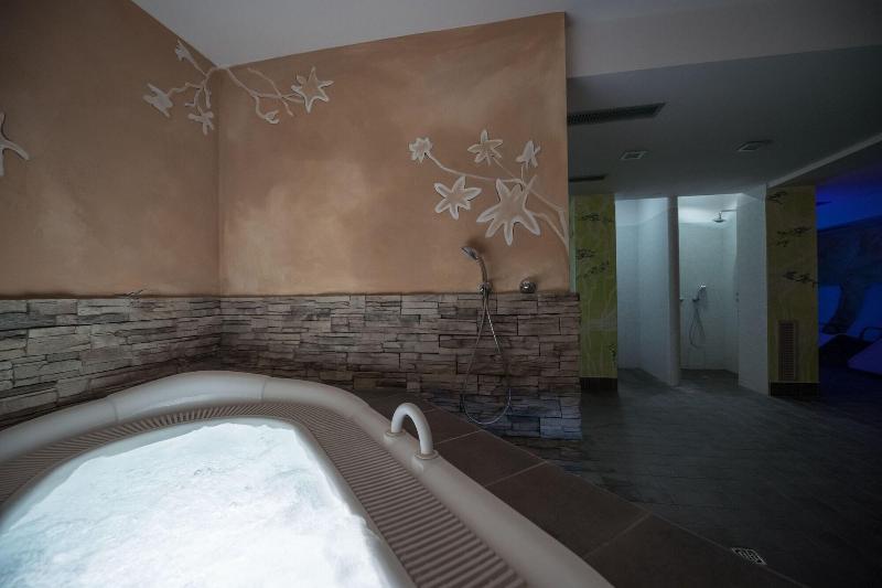 T Ami Hotel Resort Spa