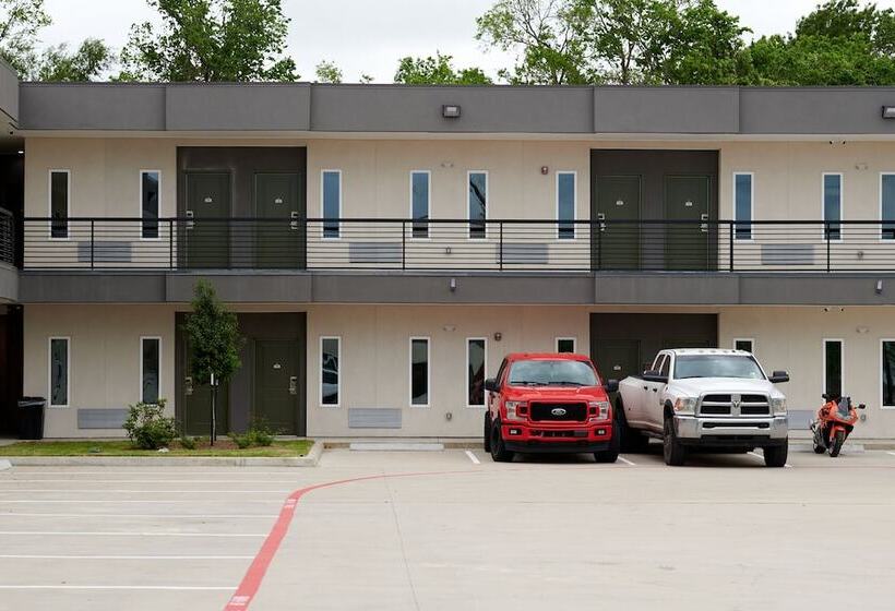 בית מלון כפרי Crystal Inn