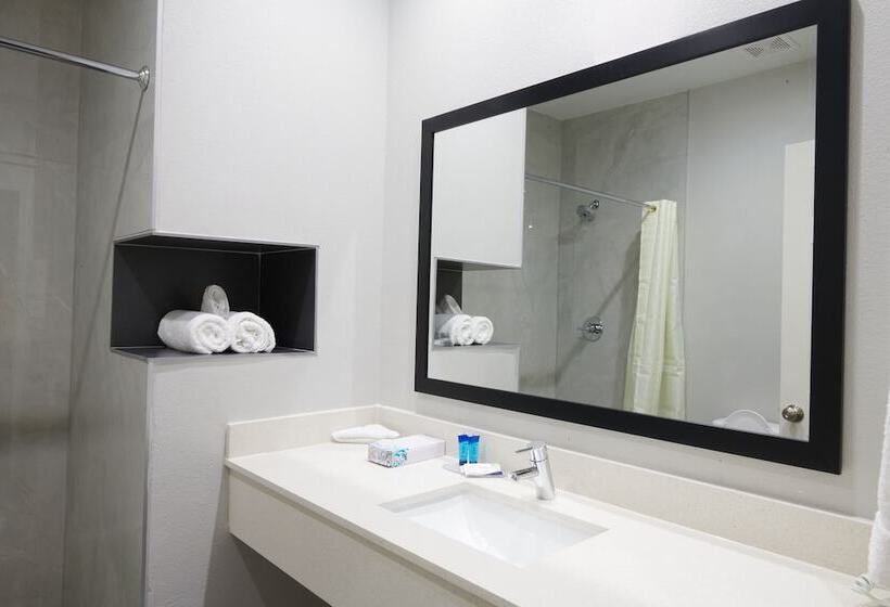 בית מלון כפרי Crystal Inn