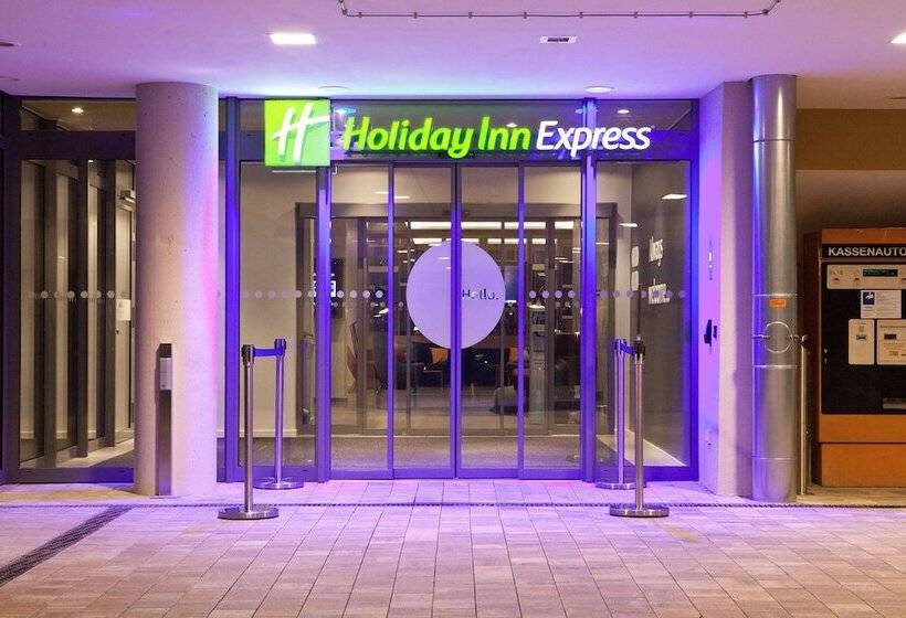 فندق Holiday Inn Express Fürth, An Ihg