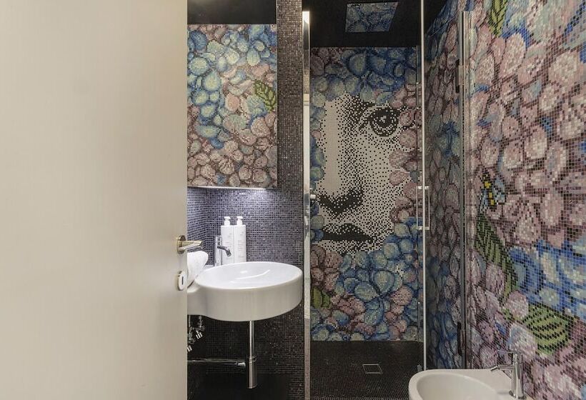 Luxury Central Design Apartment