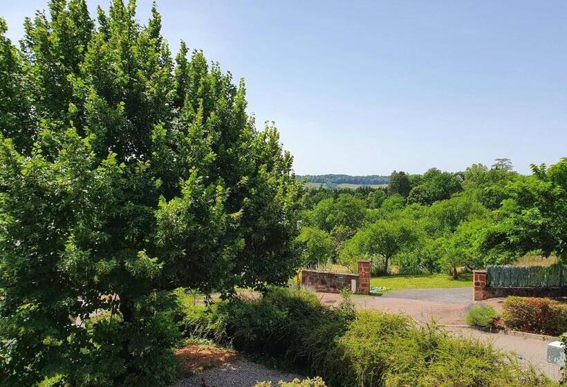 Big Summer House In The Charming Village Of Meyssac