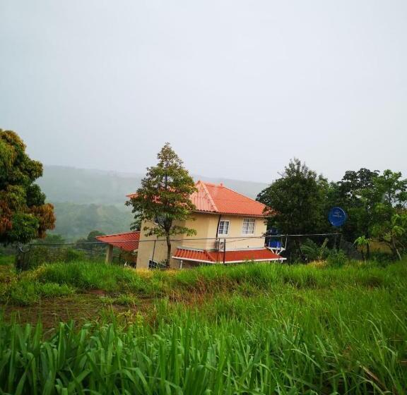 Casa Neblinas