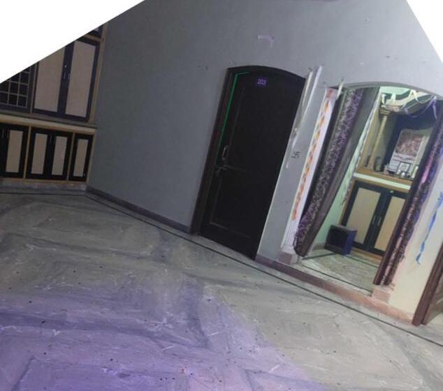 فندق Oyo 88404 Golden Oyo Guest House