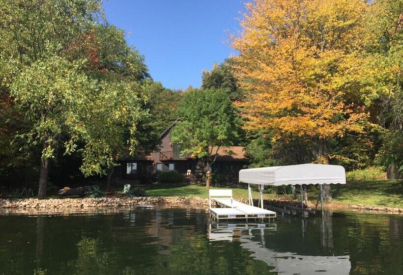 Lazy Pines Lodge