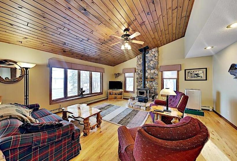 Lazy Pines Lodge