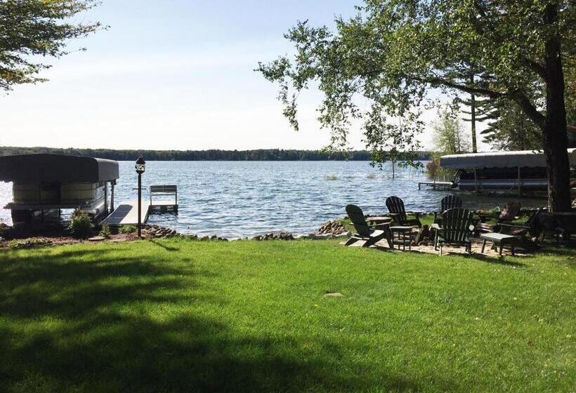 Lazy Pines Lodge