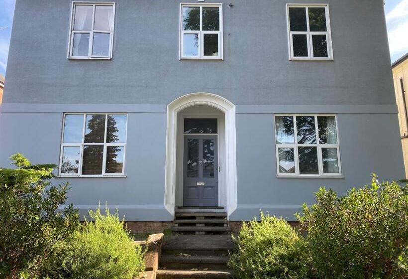 Lovely 1 Bed Ground Floor Flat In Leamington Spa