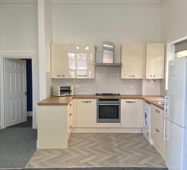 Lovely 1 Bed Ground Floor Flat In Leamington Spa