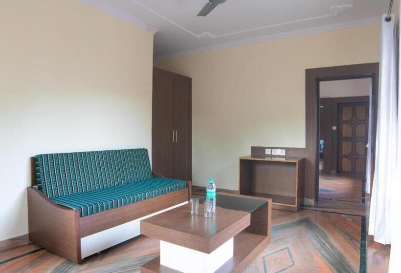 فندق Goroomgo Kavyansh Villa Bhimtal   Parking Facilities   Excellent Homestay Feel Like Home