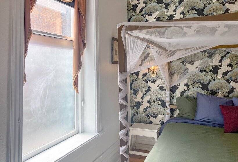 هتل The Oliver Inn