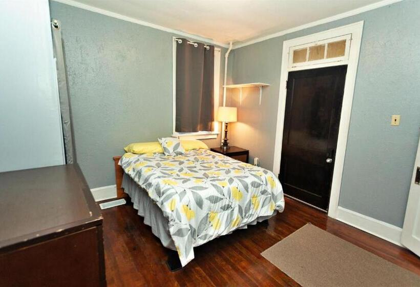 بنسيون Historic House On The Hilldownstairs Only