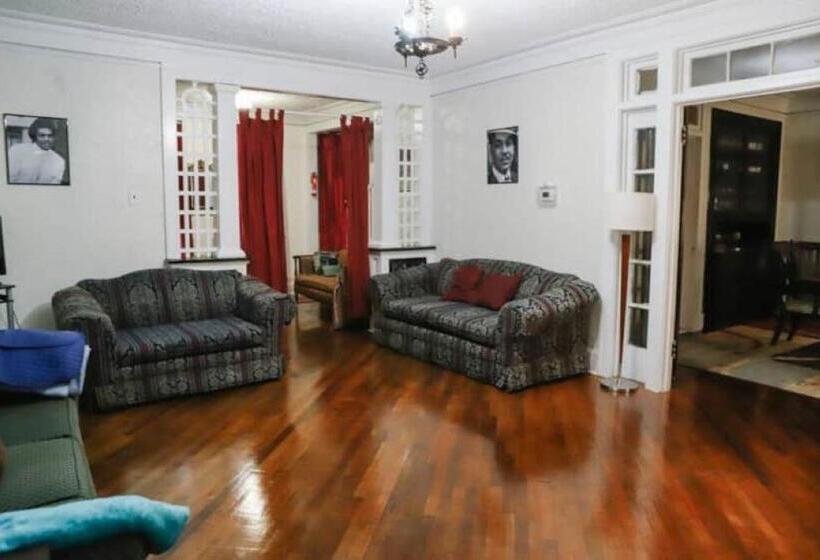 بنسيون Historic House On The Hilldownstairs Only