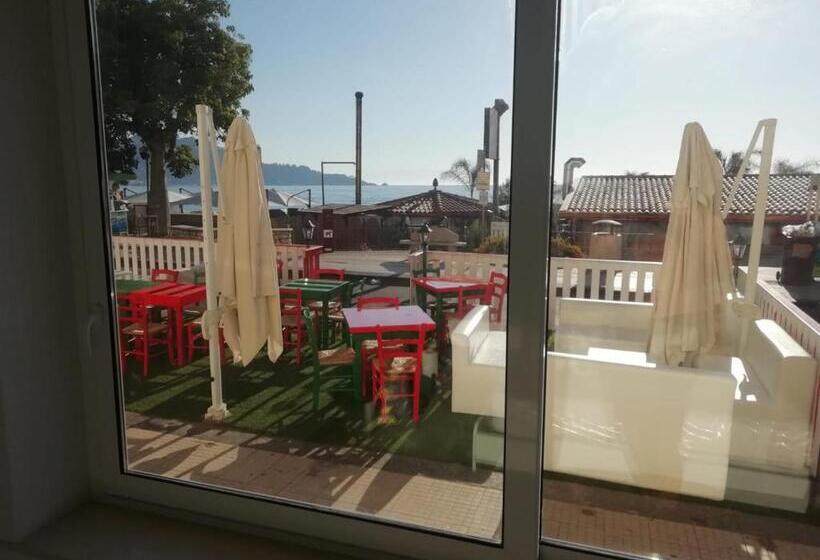 پانسیون Naxos Room