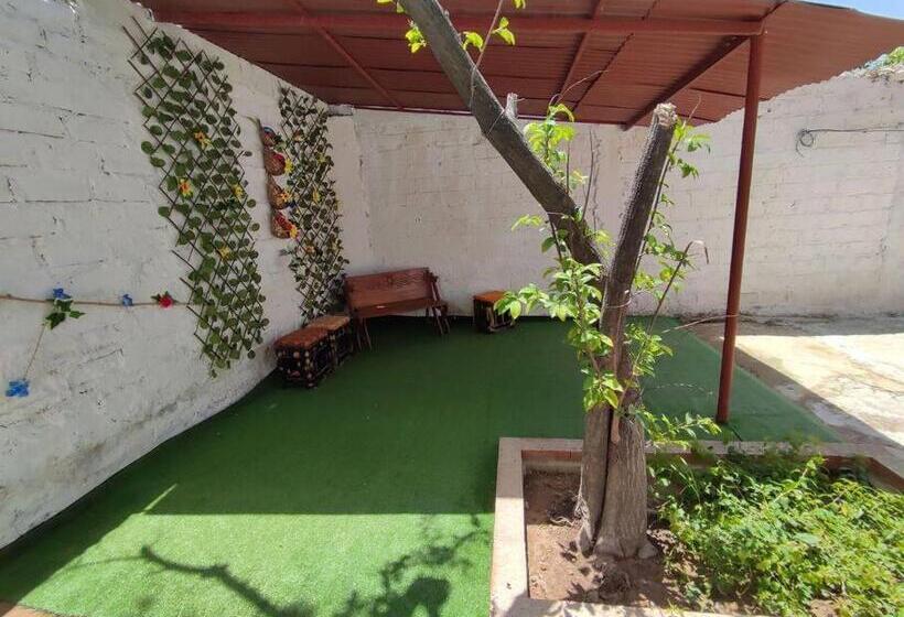 Alojamiento Entero, Casa Amplia, Patio, Aire