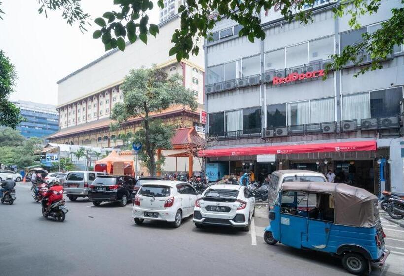 هتل Reddoorz @ Glodok