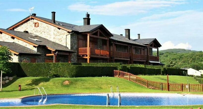 Amplio Duplex Con Piscina Cerca De Puigcerdà