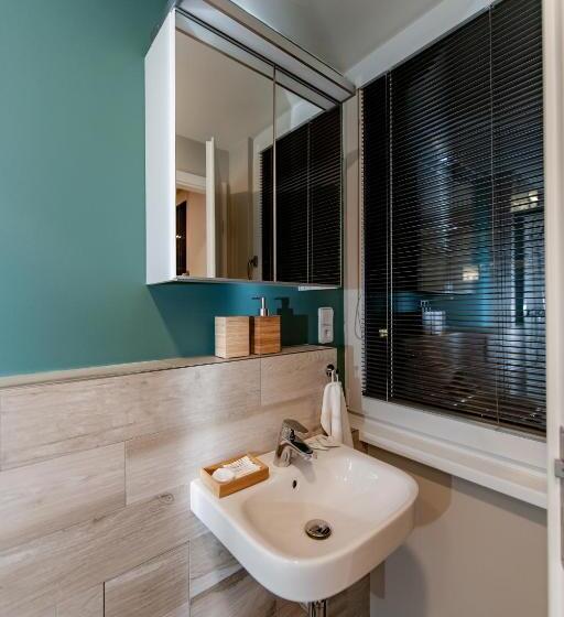 Apartments 4u: Kampus Upstairs Hradec Králové