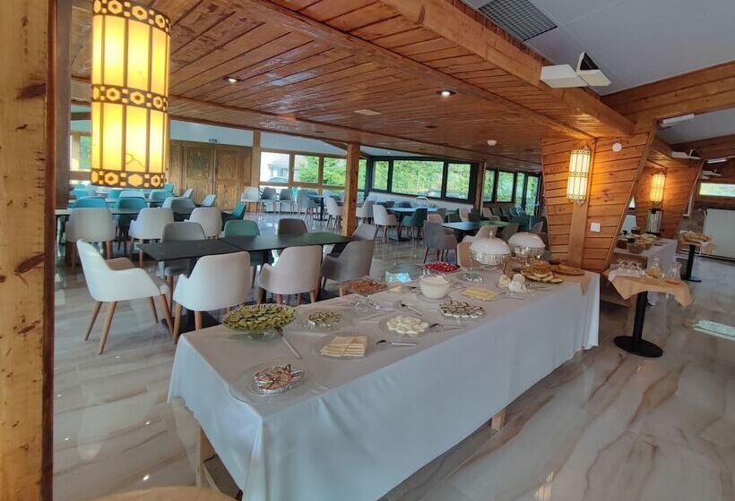 בית מלון כפרי Hôtel Parc Les Cigognes   Albé