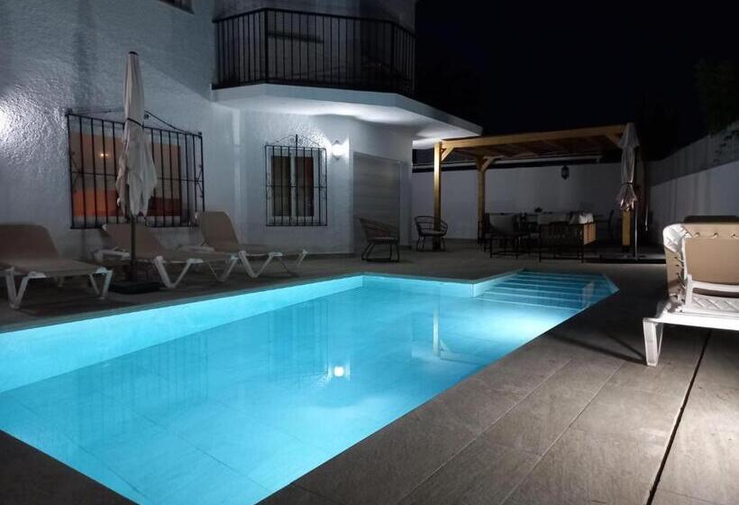 Villa El Algarrobo