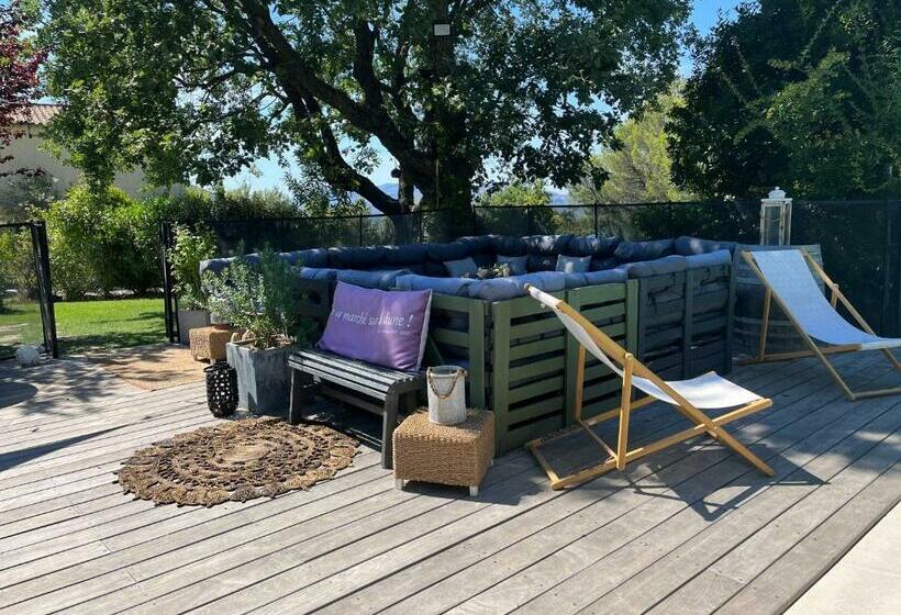 مبيت وإفطار La Maison Perchée