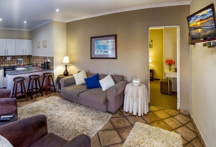 ペンション Room In B&b   Cozy Guest Room With Double Bed, Sofa Bed And Kitchen, Near Port Elizabeth