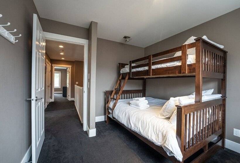 Aspen Lodge By Revelstoke Vacations