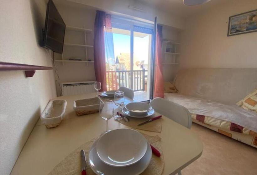 23m Peaceful With Balcony With Sea View !