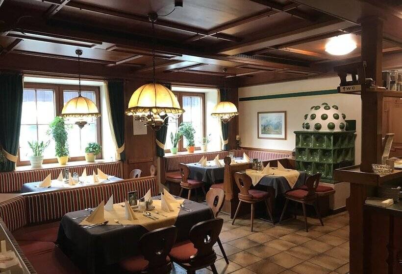 ユースホステル Gasthof Zum Gamsjäger