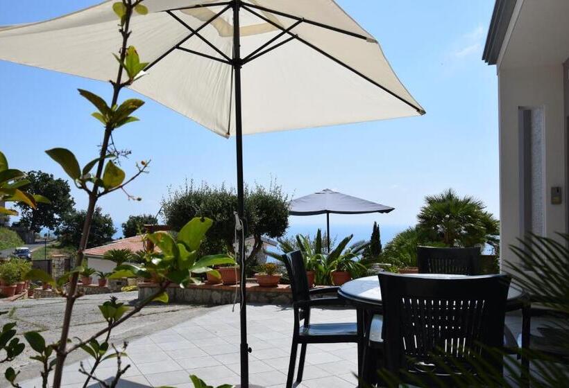 مبيت وإفطار Al Chiaro Di Luna