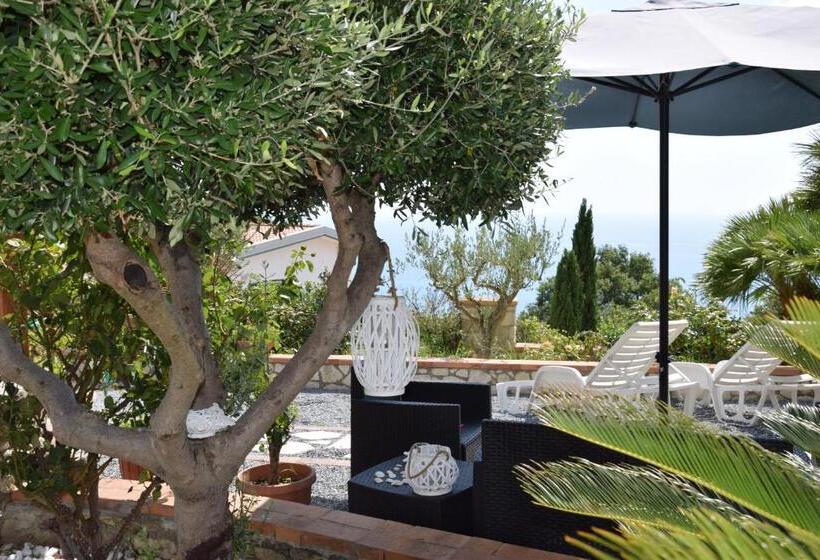 مبيت وإفطار Al Chiaro Di Luna