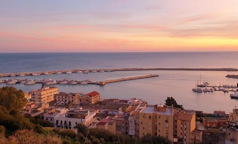 پانسیون Domus Aurea