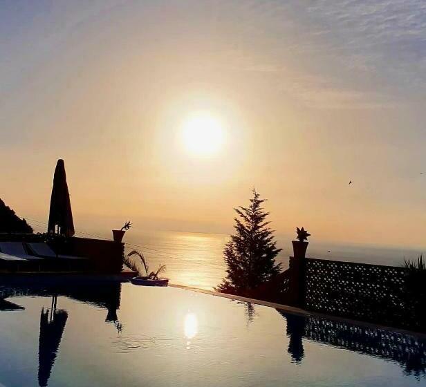 استراحتگاه Villa Zen Taormina