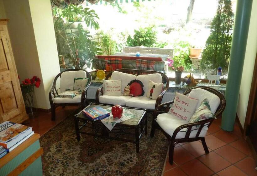تختخواب و صبحانه Gaestehaus Staats