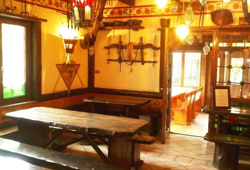 فندق Agriturismo Mezzaluna