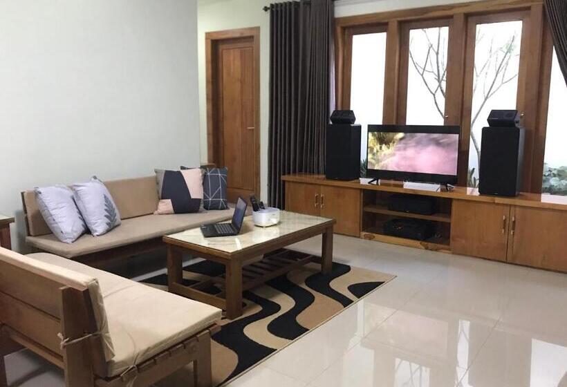 Omahkoe Homes