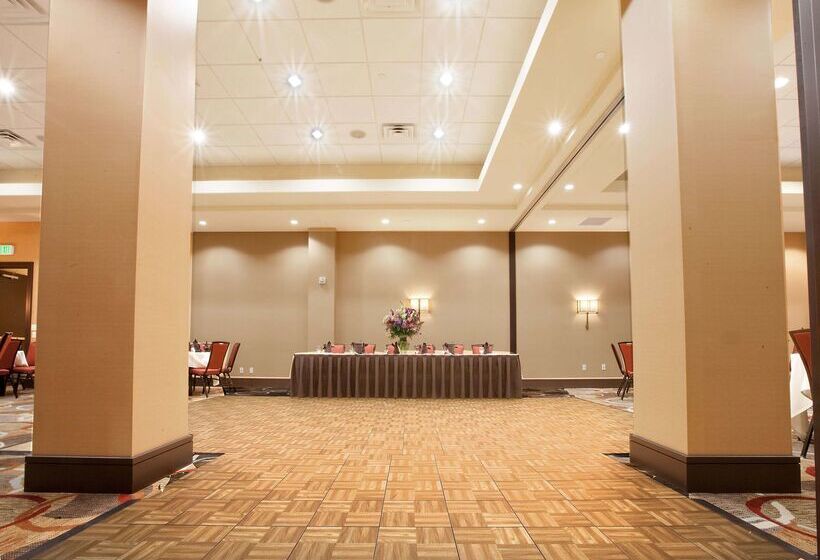 هتل Embassy Suites Palmdale