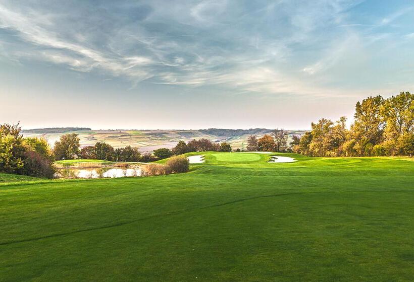 ホテル Hofgut Wißberg  Das Weinberg