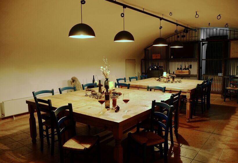 ホテル Hofgut Wißberg  Das Weinberg