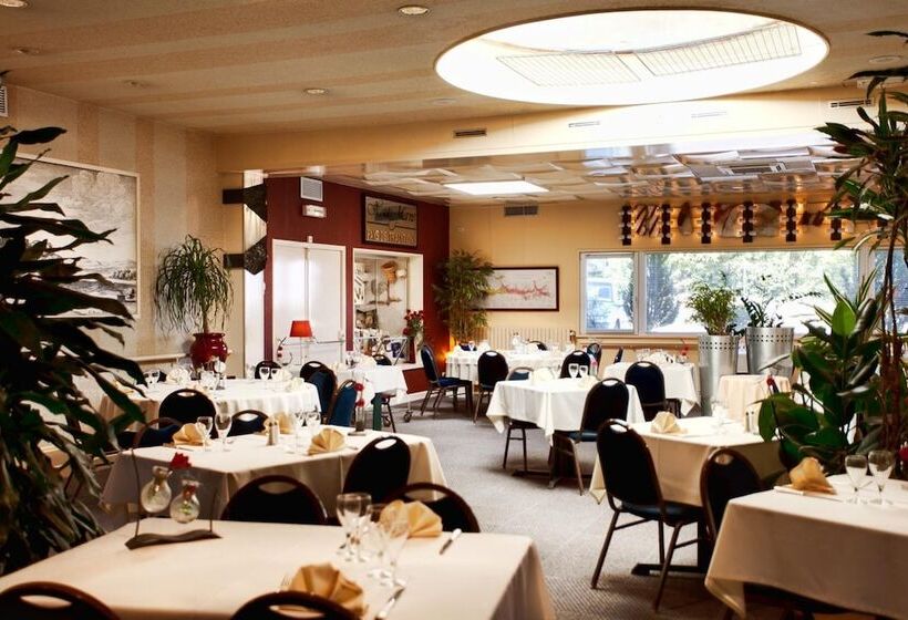 בית מלון כפרי Logis Hôtel & Restaurant Arcombelle