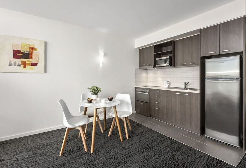 Отель Quest Caroline Springs