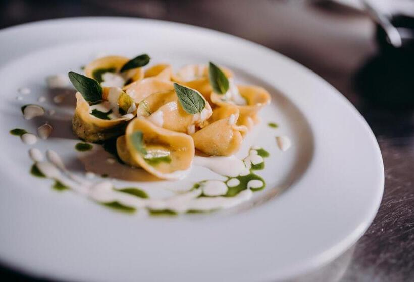 فندق Relais Castello Di Razzano