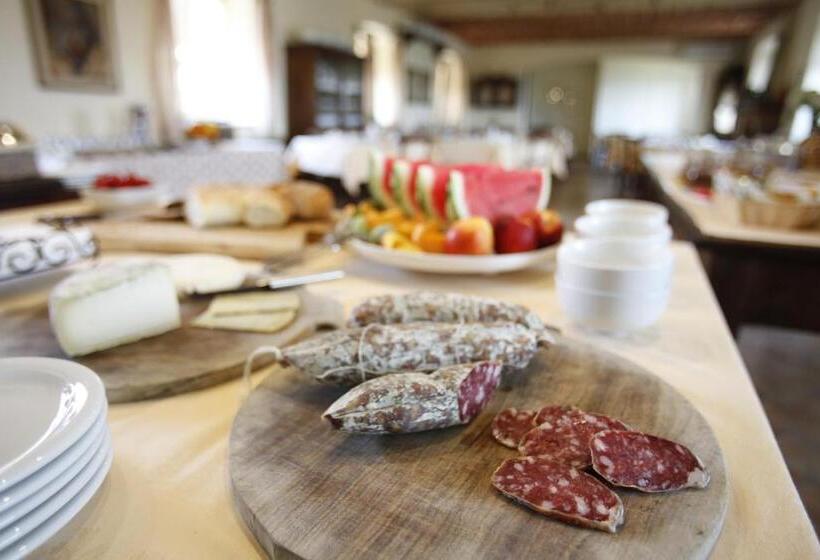 فندق Relais Castello Di Razzano