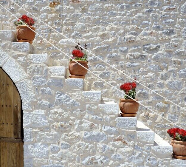 בית מלון כפרי Xemoni