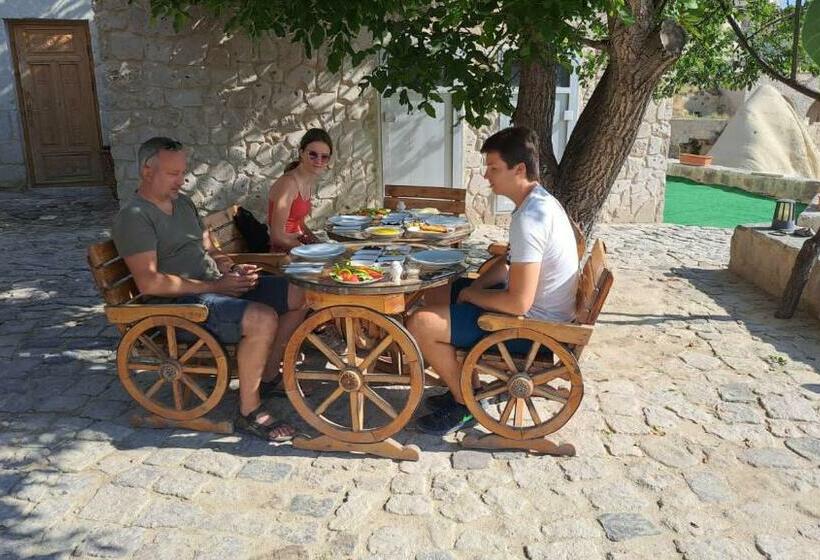 تختخواب و صبحانه Cappadoci̇a St.ni̇no S Garden