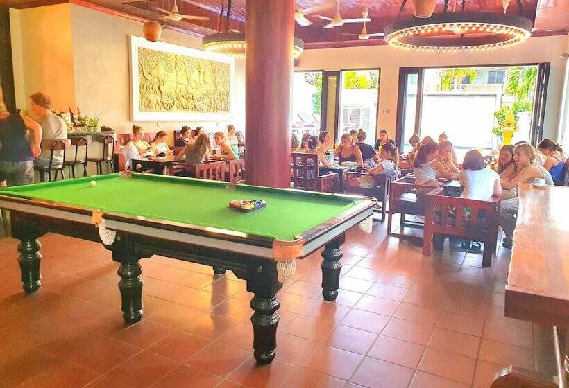 هتل Darling Pub Hostel