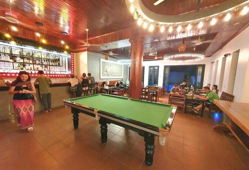 هتل Darling Pub Hostel