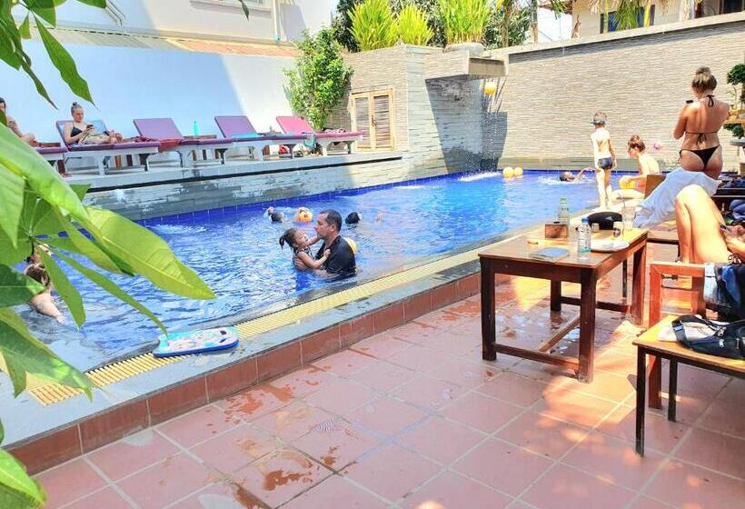 هتل Darling Pub Hostel