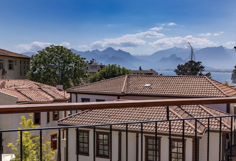 هتل Woo Town Suites