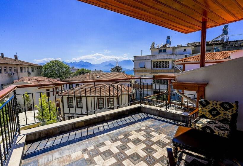 هتل Woo Town Suites